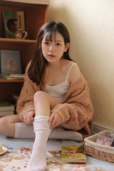 边喂奶边中出的人妻
